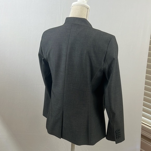 Two (2) Ann Taylor CutAway Blazers in Bi-Stretch - Picture 14 of 16